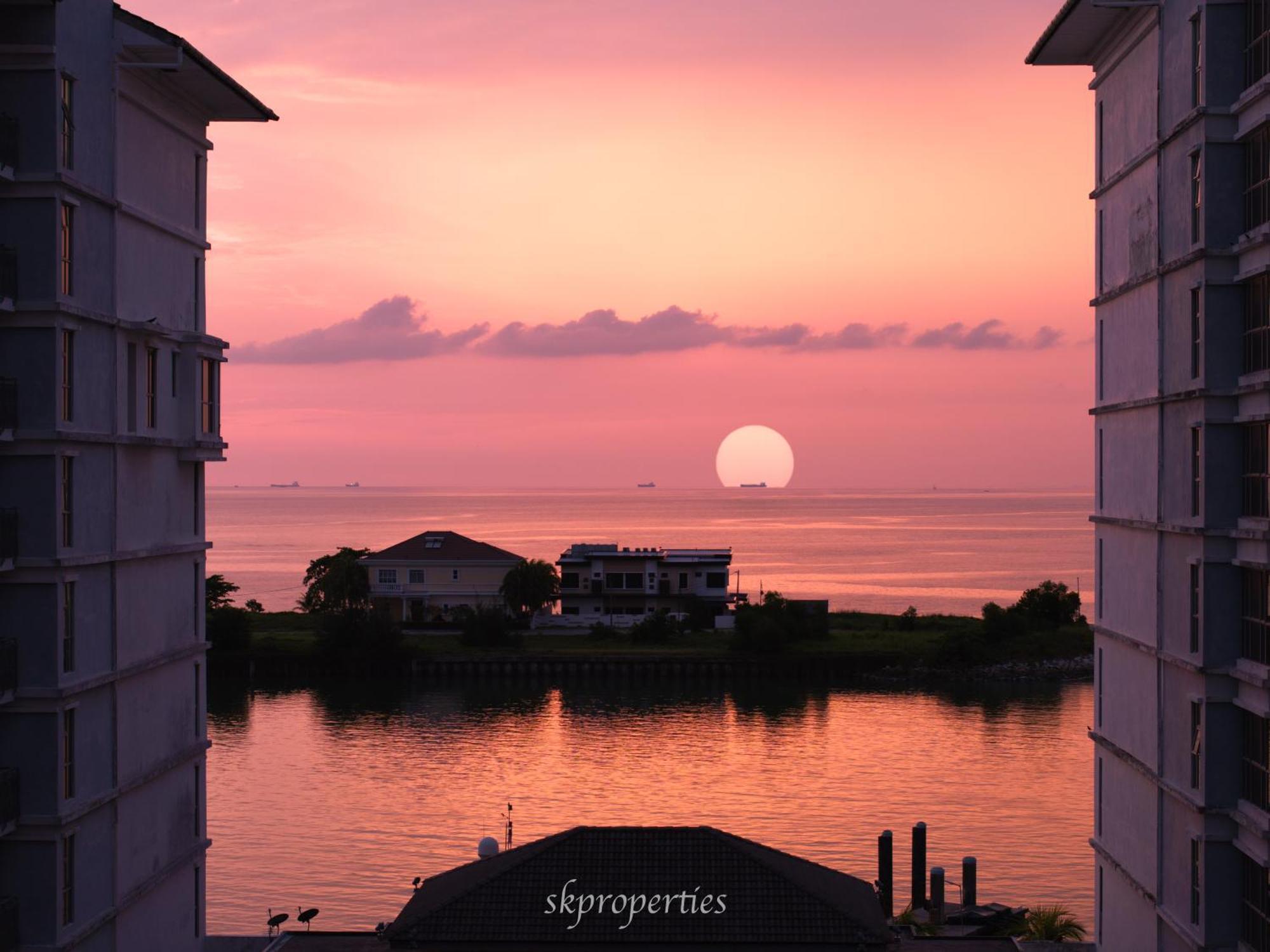 Seaview At Admiral Bay Apartemen *